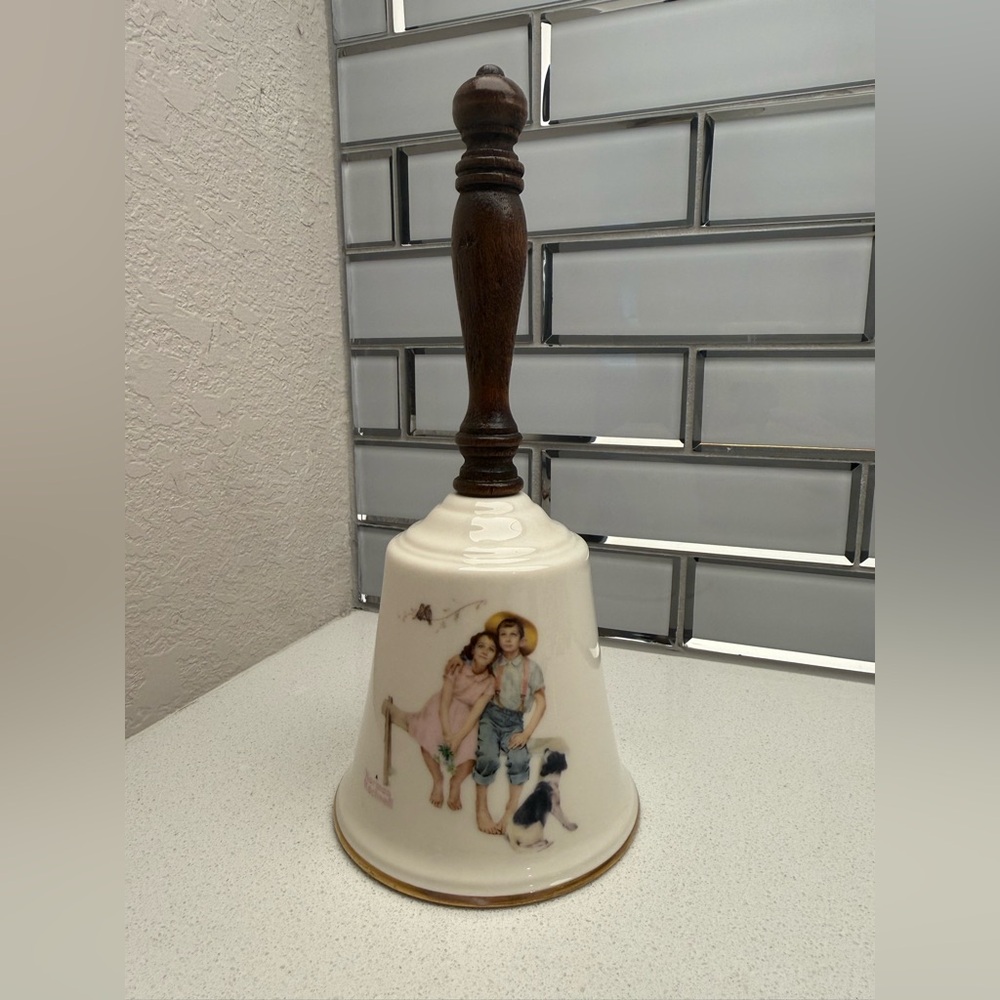 Vintage Norman Rockwell Bell Gorham Sweet Serenade 1981 Fine China - Picture 3 of 14
